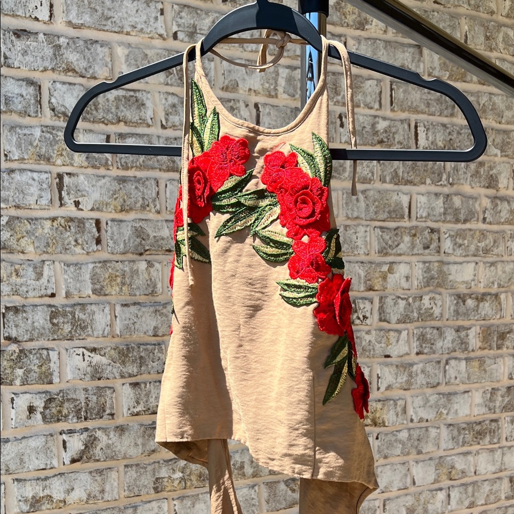SHEIN Beige Halter Crop Top with Red Floral Appliqué